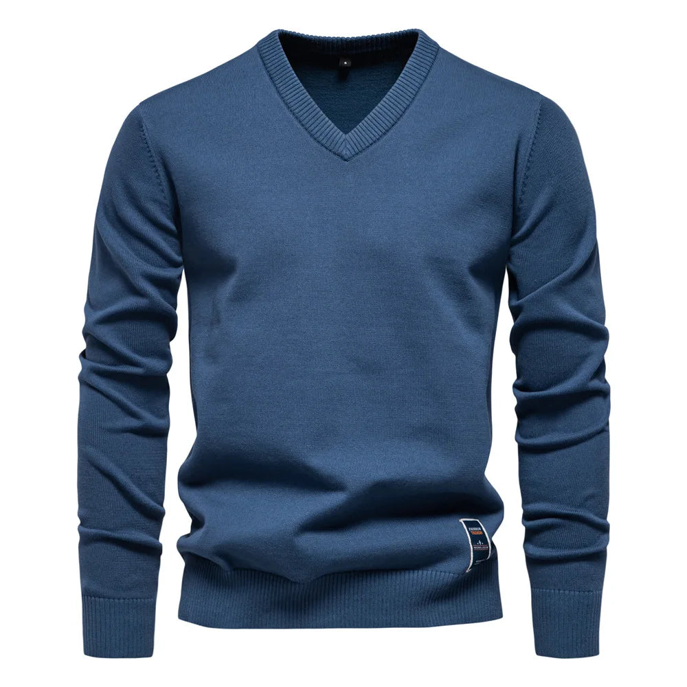 Comfortabele en elegante V-hals trui voor heren, een must-have voor elke smart casual mannenoutfit.