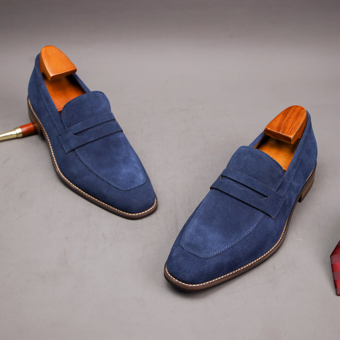 "Elegante herenschoenen in echt suède met slip-on design, comfortabele binnenzool en flexibele rubberen zool voor stabiliteit