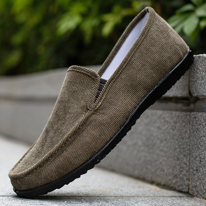 "Elegante herenschoenen loafers in bruin, lichtgewicht met klassiek design; casual en comfortabel voor dagelijks gebruik."