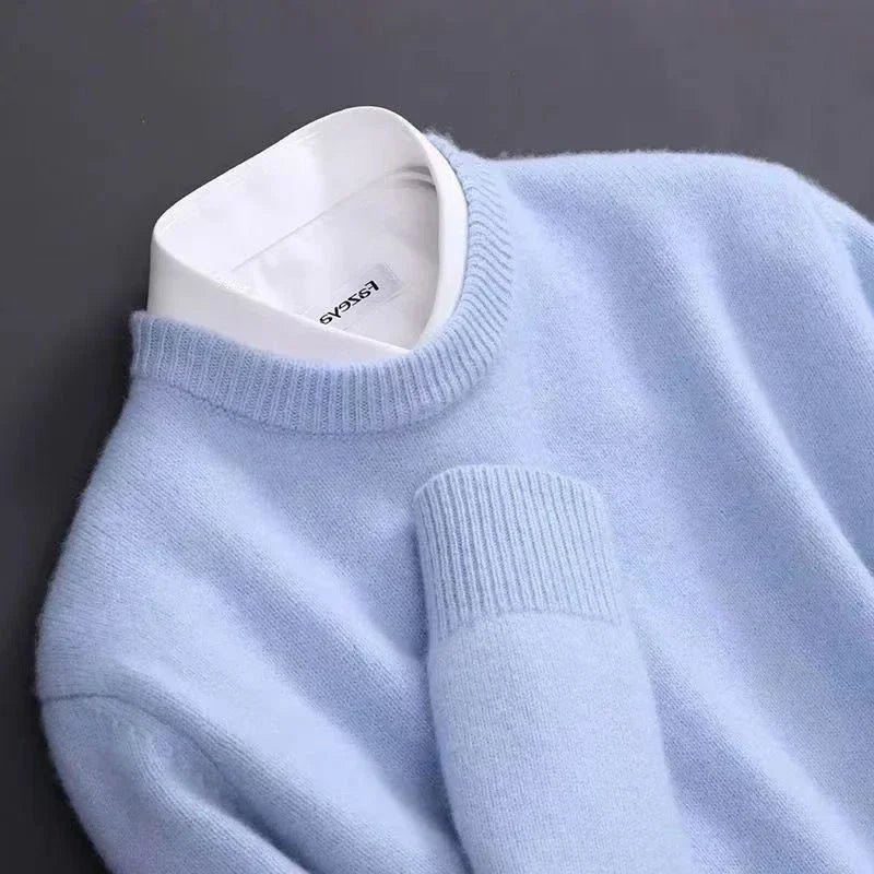 "Elegante kasjmier trui in diverse kleuren, zachte luxe stof, ideaal voor stijl en comfort op koude dagen."