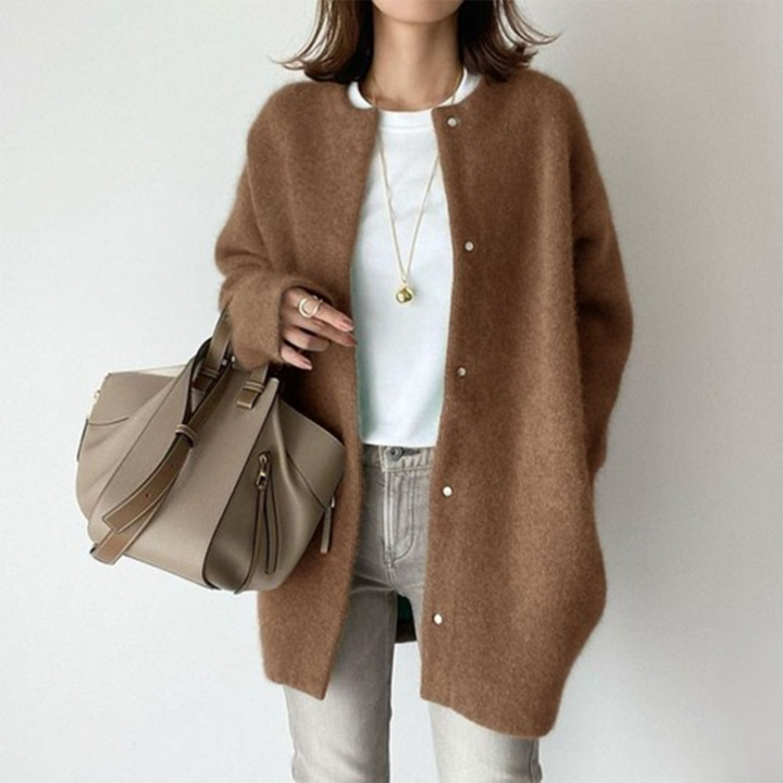 Elegante khaki cardigan voor vrouwen met tijdloze stijl, subtiele textuur en zachte stof voor veelzijdige, comfortabele outfi