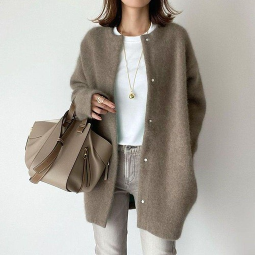 Elegante khaki cardigan voor vrouwen met tijdloze stijl, subtiele textuur en zachte stof voor veelzijdige, comfortabele outfi