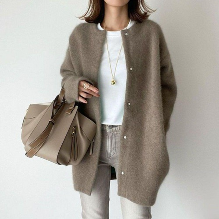 Elegante khaki cardigan voor vrouwen met tijdloze stijl, subtiele textuur en zachte stof voor veelzijdige, comfortabele outfi