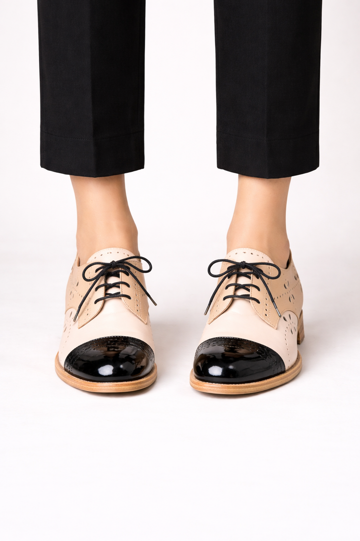 Stijlvolle khaki dames veterschoenen voor dagelijks comfort. Oxford stijl schoenen, perfect voor lente en zomer.