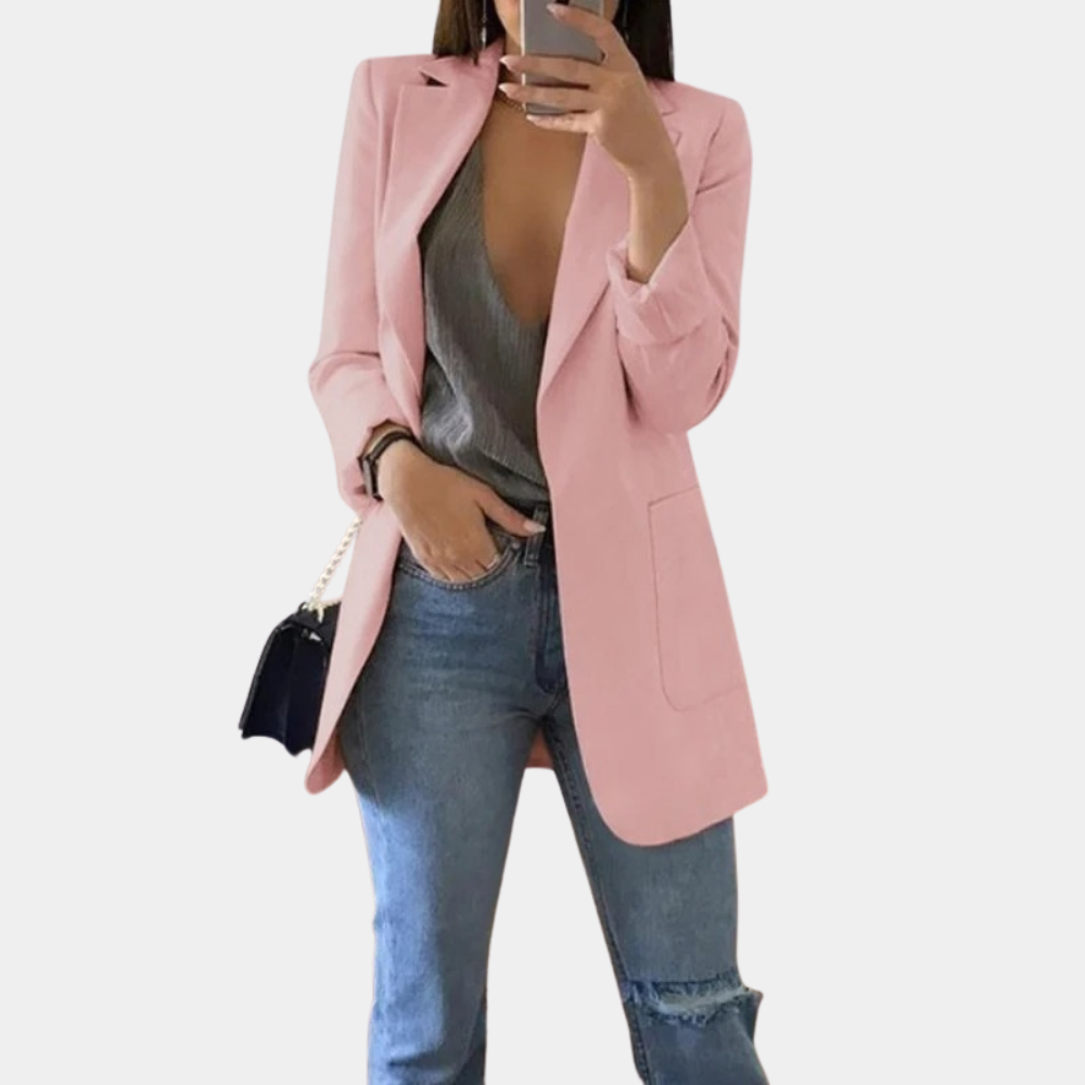 Tijdloze modieuze damesblazer, perfect voor een elegante en stijlvolle look deze zomer.