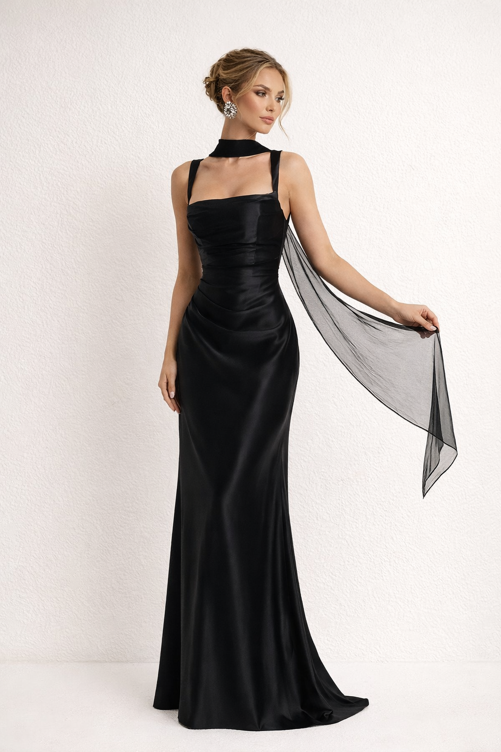 Stijlvolle lange zomerjurk voor dames, mouwloos en met een slanke pasvorm. Casual-chic voor elke gelegenheid.
