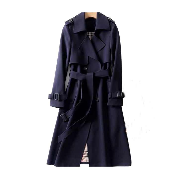Klassieke lange dames trenchcoat met riem en knopen, een elegante en veelzijdige lente/herfstjas.