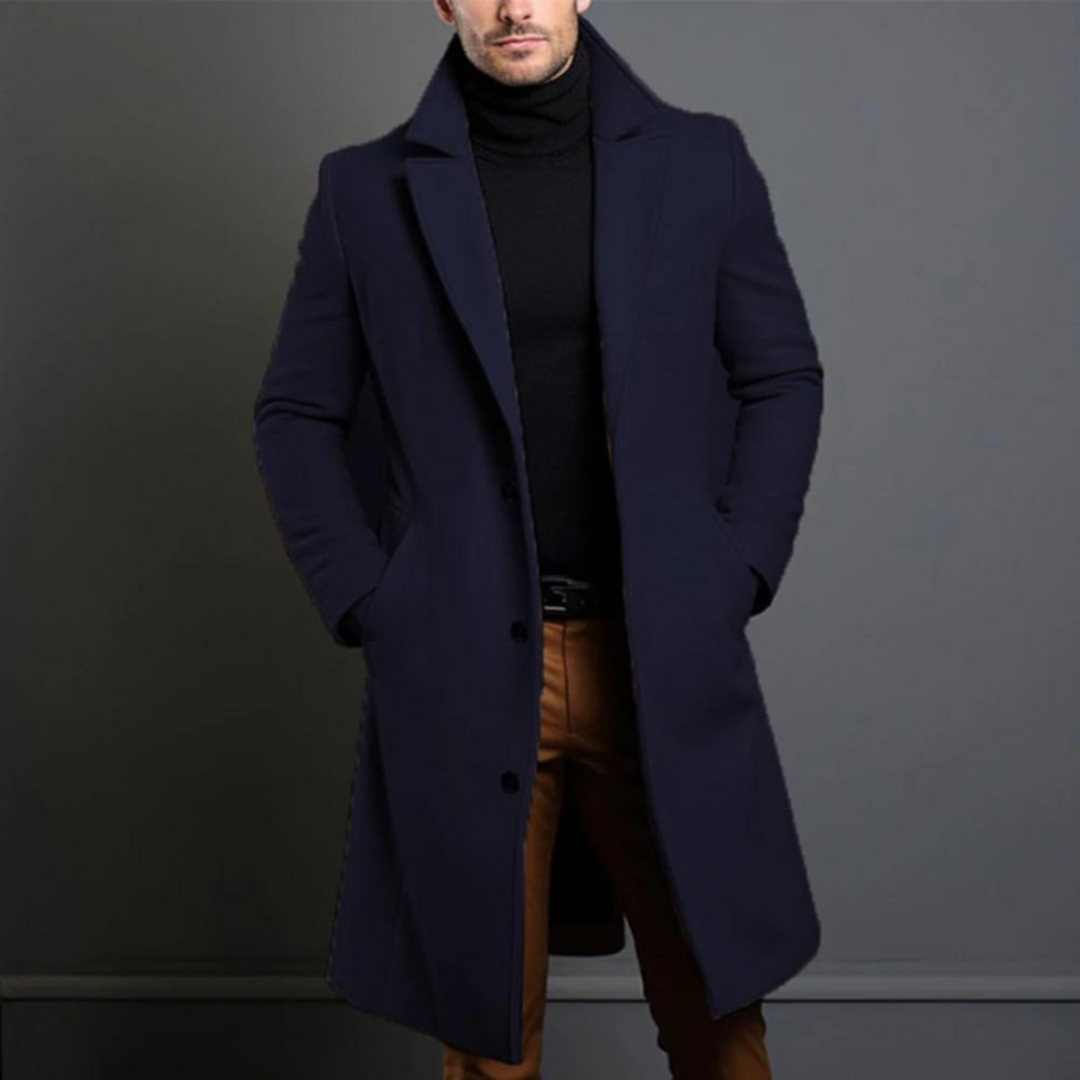 Verfijnde lange heren trenchcoat, veelzijdige winterjas voor een stijlvolle en moderne man.