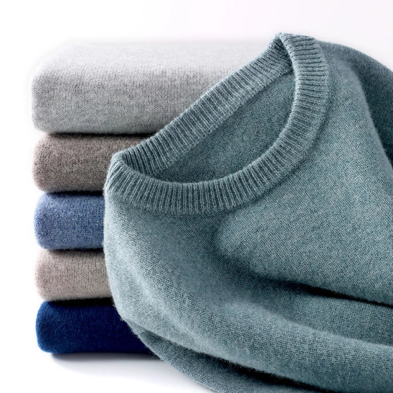 "Elegante Merino wollen herentrui met O-hals, regular fit, zacht en isolerend, perfect voor herfst en winter."