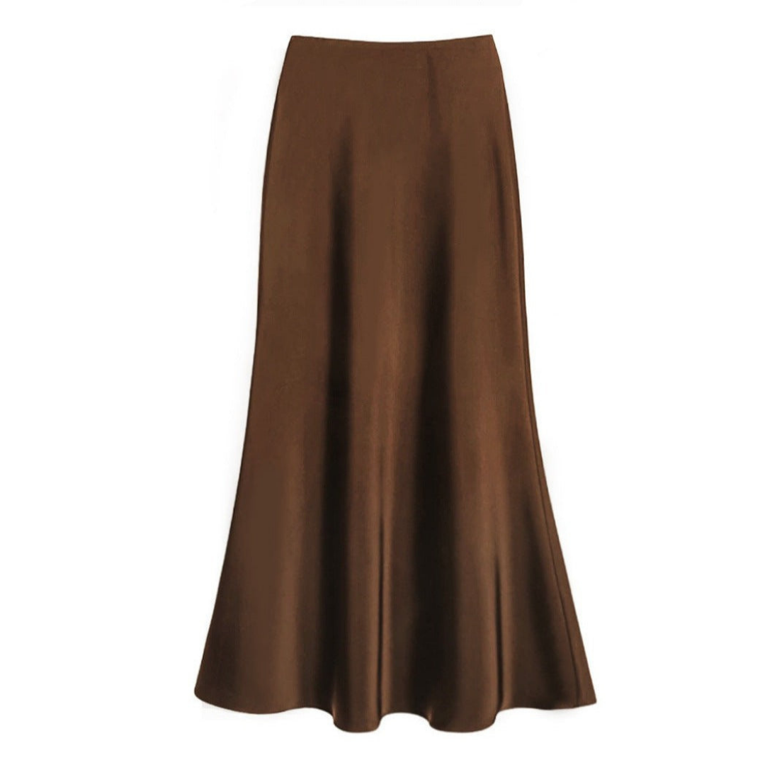 Elegante midi damesrok in actie, vloeiend en comfortabel. Pronkt met subtiele glans en tijdloos design.