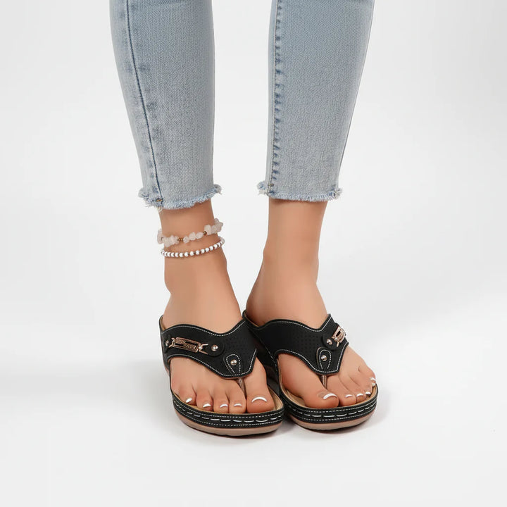 Comfortabele orthopedische dames slippers met ergonomisch voetbed. Perfect voor voetcomfort tijdens de zomer.