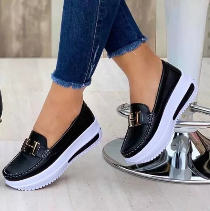 Veelzijdige elegante damesschoenen met orthopedisch comfort; perfect voor een stijlvolle damesmode.