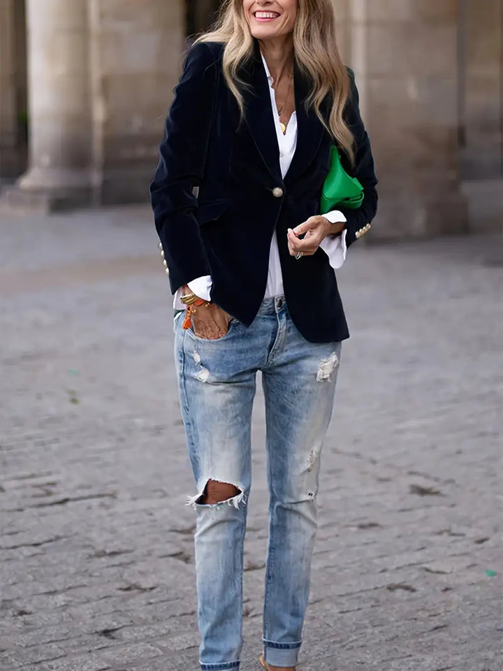 "Elegante retro dames blazer met klassieke snit, getailleerde pasvorm en stijlvolle details voor veelzijdige outfits."