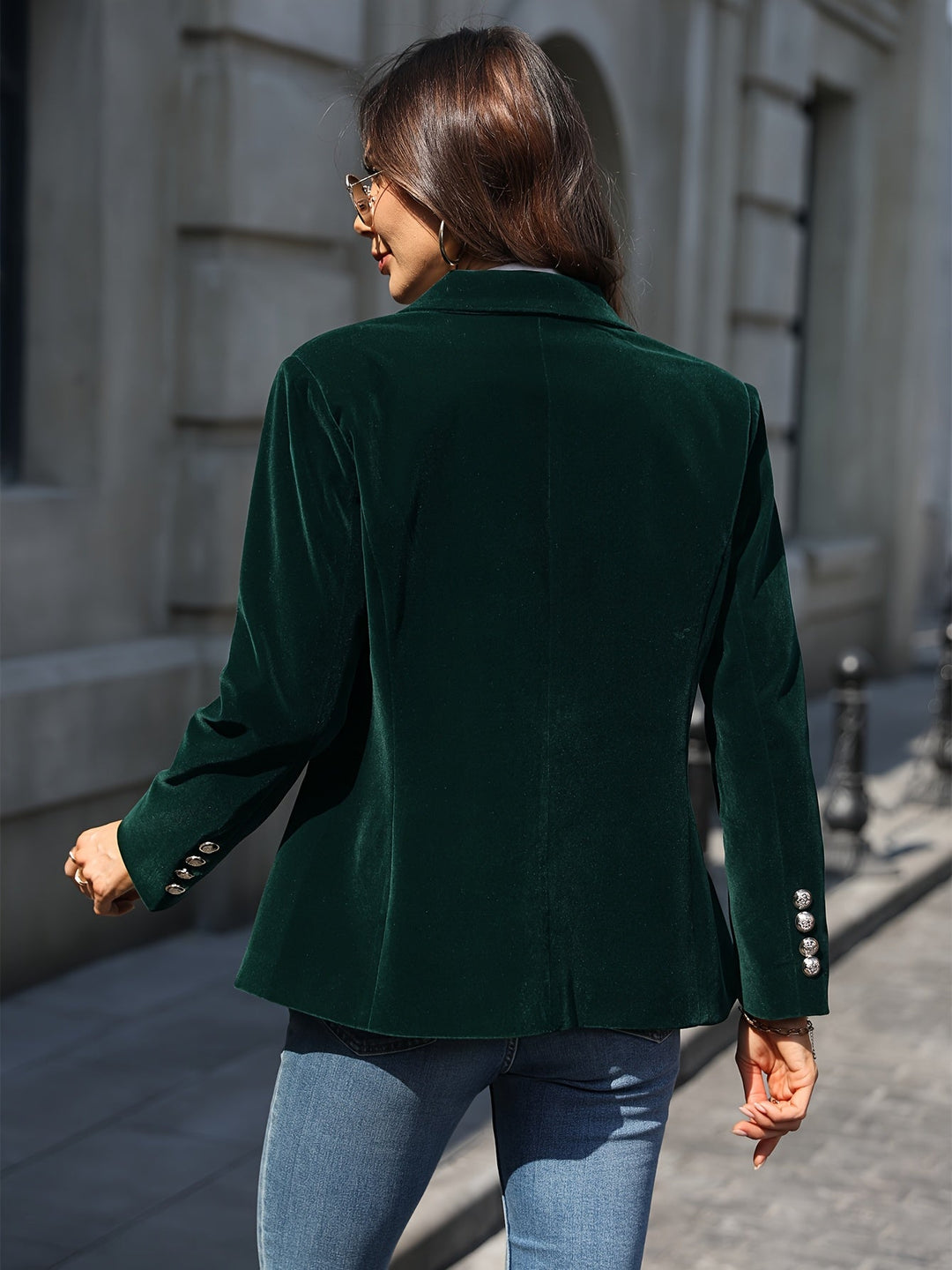 "Elegante retro dames blazer met klassieke snit, getailleerde pasvorm en stijlvolle details voor veelzijdige outfits."