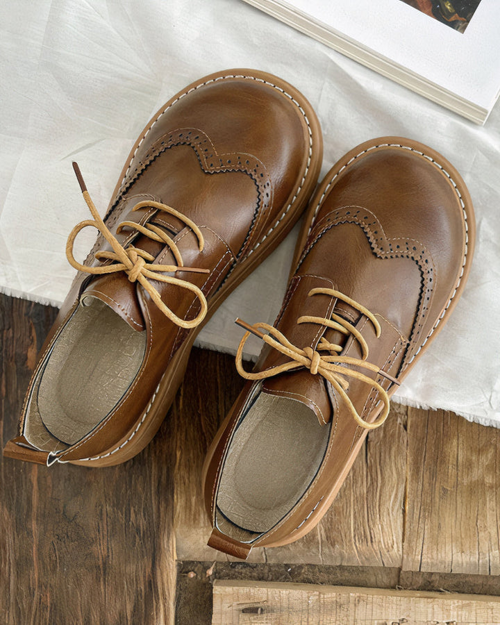 Dames retro Oxford veterschoenen, perfect voor een zakelijke of casual chic look. Comfortabele en stijlvolle damesschoenen.
