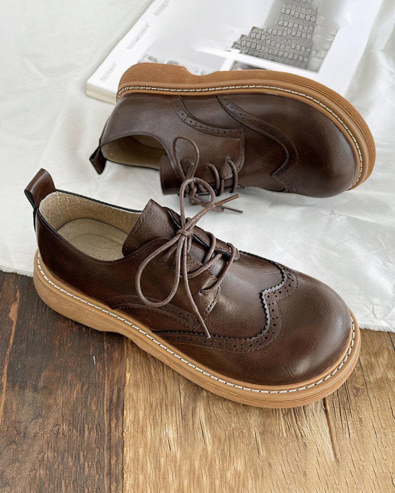Stijlvolle Isadora dames Oxford schoenen met een retro design en comfortabele pasvorm. Perfecte klassieke veterschoenen.