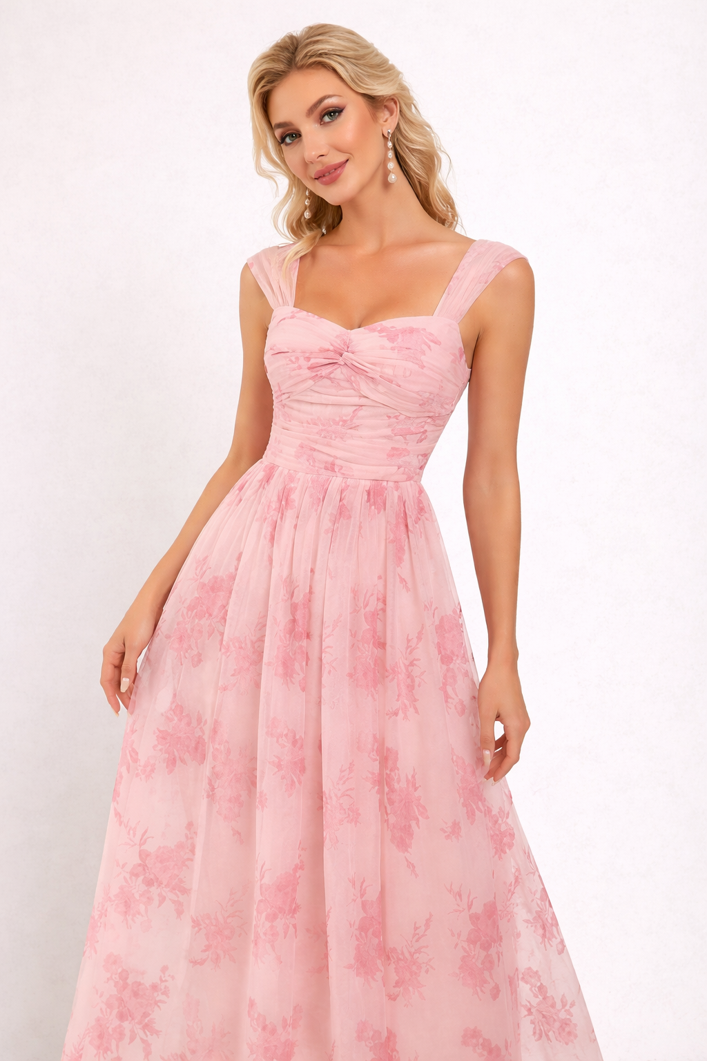 Chique dames lange jurk met bloemenprint, ideaal als feestjurk of formelekleding. Vrouwelijk en elegant.