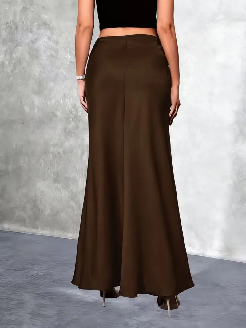 Prachtige satijnen maxi rok voor dames, hoge taille, ideaal als feestrok of avondkleding.
