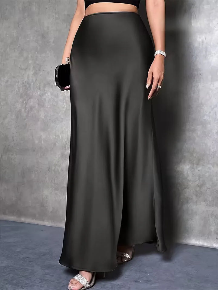 Comfortabele en elegante satijnen dames maxi rok, hoge taille, voor lange, feestelijke avonden.