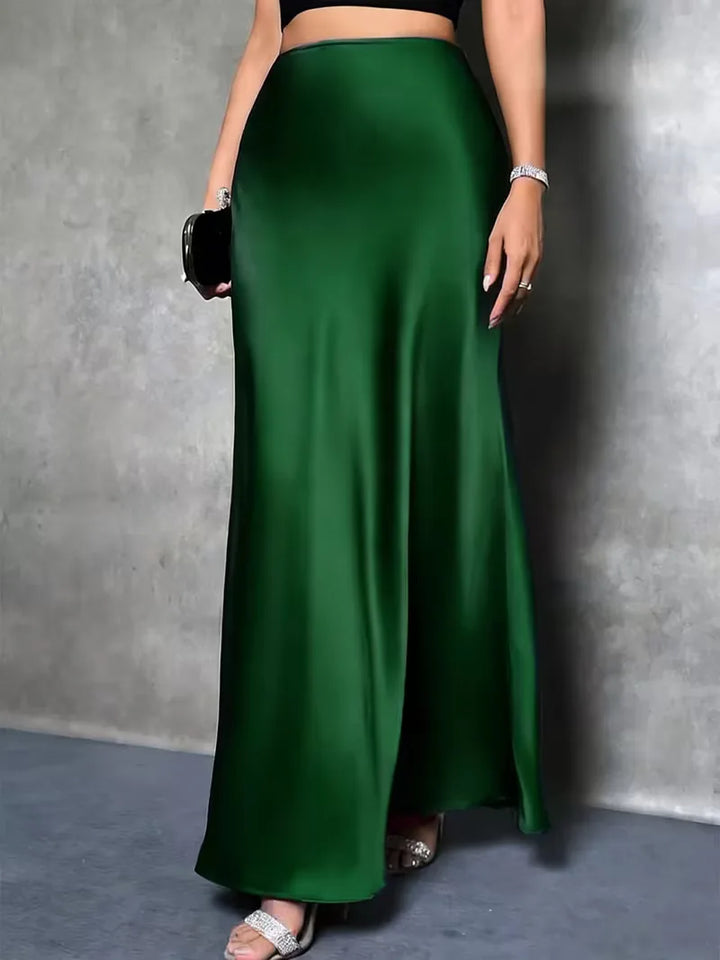 Zijdezachte satijnen damesrok, lange maxi lengte en hoge taille, elegant en comfortabel.