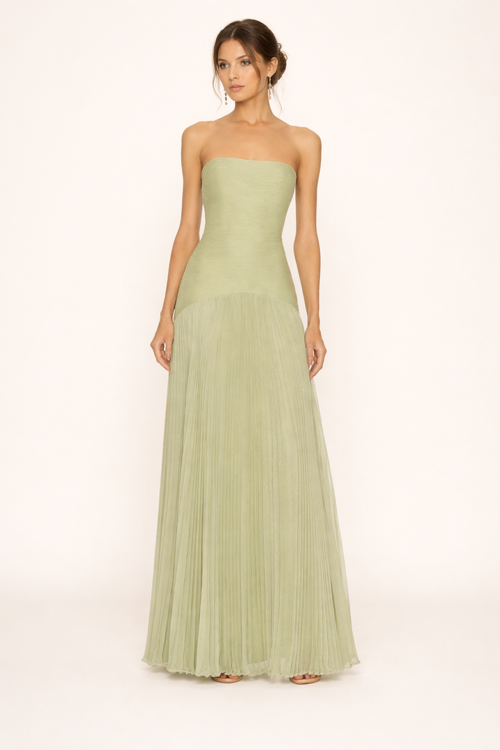 Elegante strapless geplooide maxi jurk voor dames, perfect voor zomerse dagen en avonden.