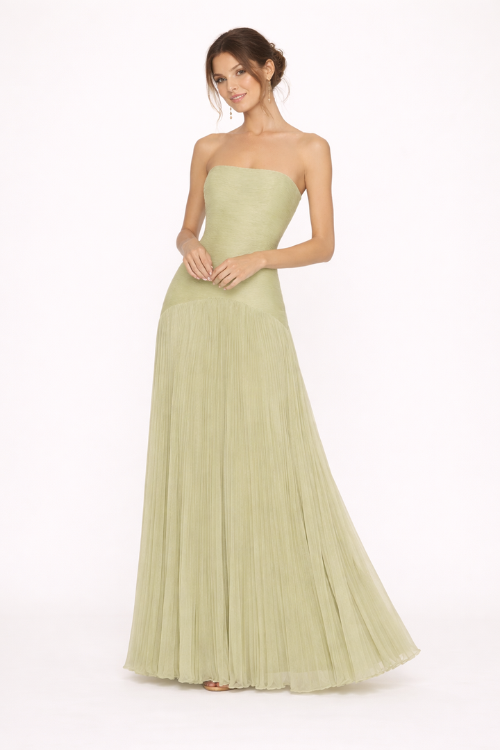 Comfortabele geplooide strapless dames maxi jurk, ideaal als casual zomer- of strandjurk.
