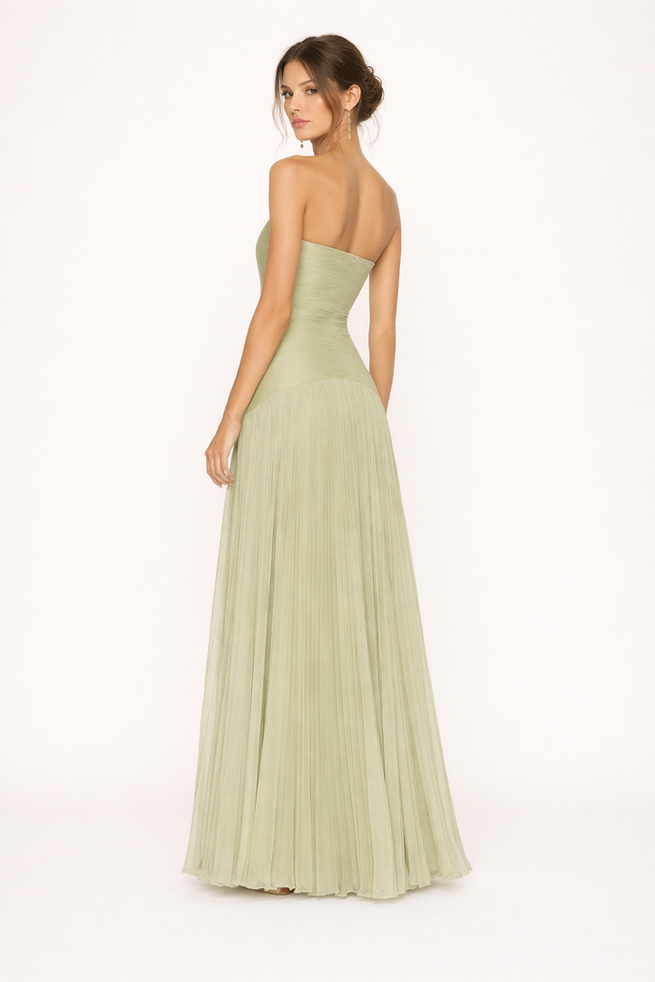 Gele strapless geplooide maxi jurk voor dames, een stijlvolle en zomerse jurk voor feest of strand.