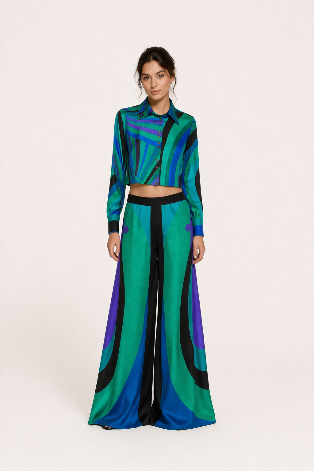 Comfortabele en modieuze tweedelige dames set met top en wijde broek met unieke print. Ideaal voor warme dagen.