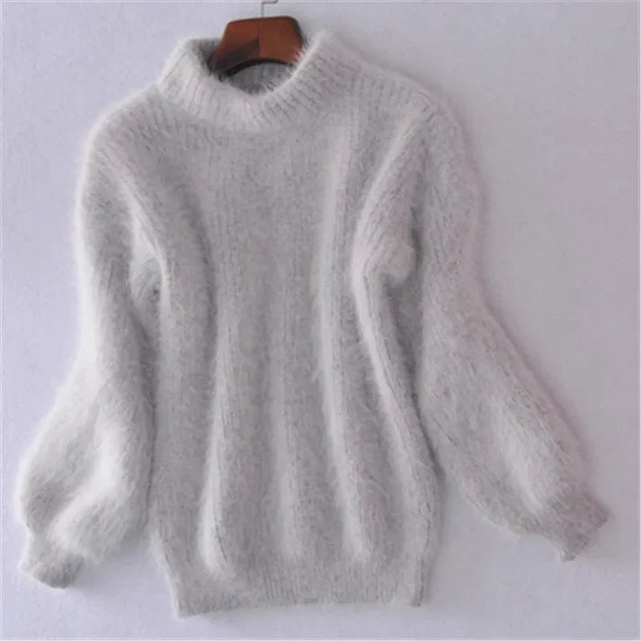 "Elegante vintage angora trui voor dames, zacht en luxe, beschikbaar in meerdere kleuren, perfect voor stijlvolle looks."