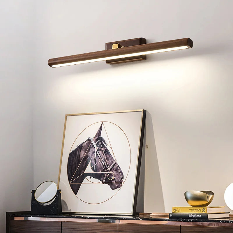 "Elegante wandlamp van zwarte walnoot met LED-verlichting, strakke afwerking, natuurlijke patronen, voor sfeervol interieur."