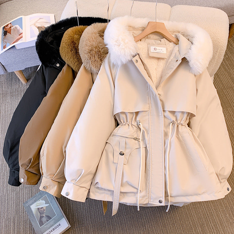 Trendy dames winterjas met perfecte pasvorm. Warme en elegante parka voor koude dagen.