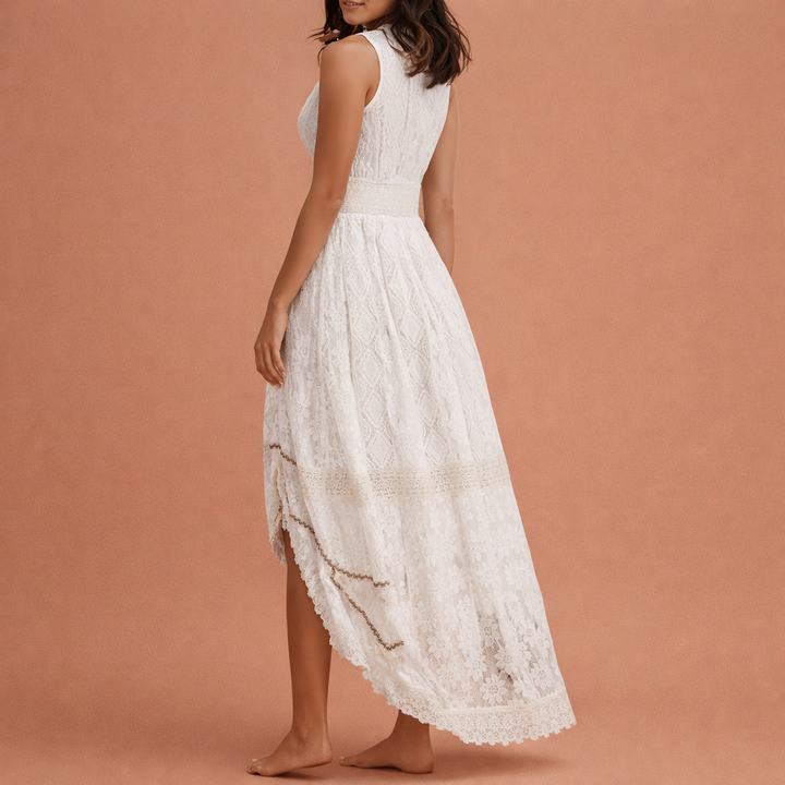 Lange beige boho maxi jurk voor dames met split en V-hals, ideaal voor festivals of een casual zomerdag.