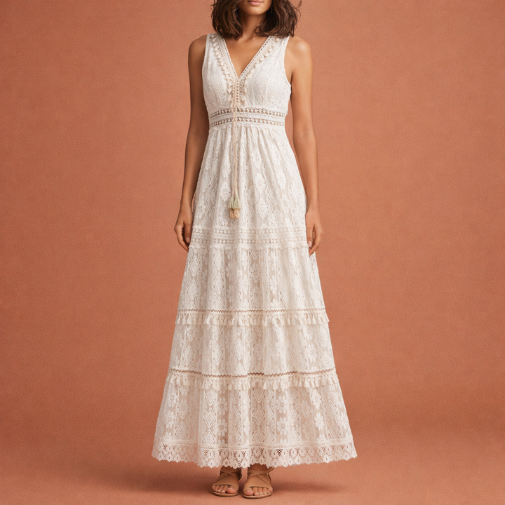 Comfortabele dames maxi jurk, witte boho stijl met V-hals en zijsplit, ideaal voor een relaxte zomerlook.
