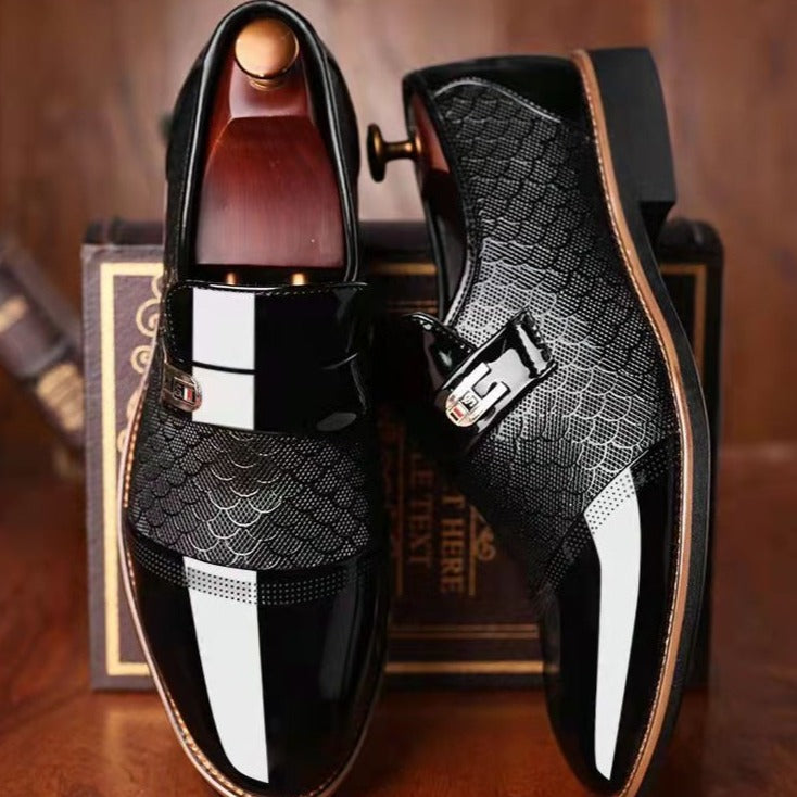 Elegante zwarte heren instapschoenen, veelzijdig voor zowel formele pakschoenen als casual gelegenheden, met comfort.