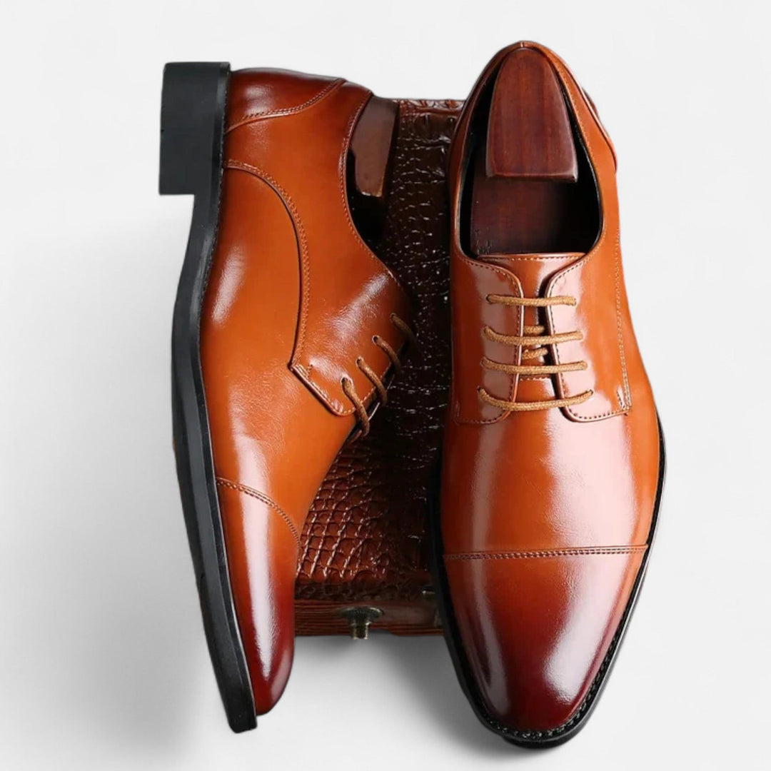 Klassieke heren oxford veterschoenen, ideaal voor formele evenementen en zakelijke kleding. Elegante en comfortabele schoenen.
