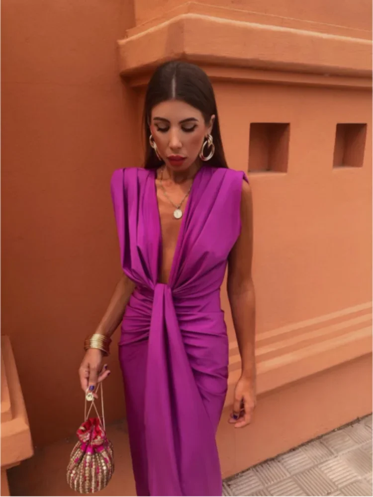 Chique dames gala jurk, mouwloos en met V-hals, ideaal als avondkleding of cocktailjurk voor evenementen.