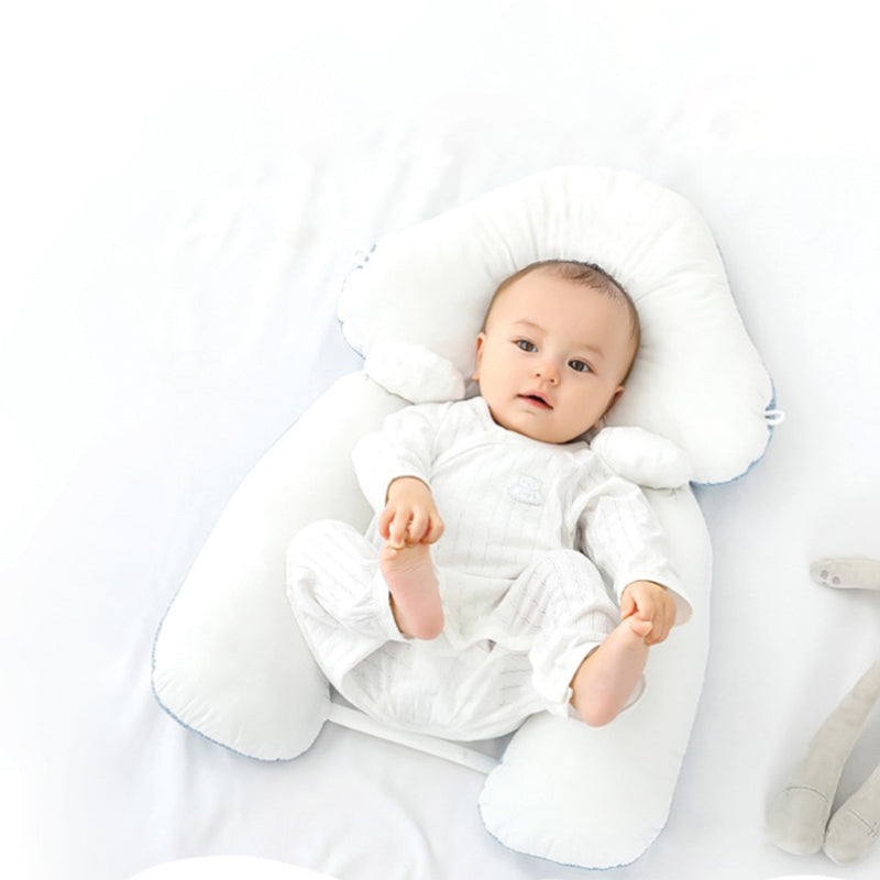 Anti-reflux baby slaapkussen, ergonomisch ontwerp, voorkomt plat hoofd syndroom bij pasgeborenen.