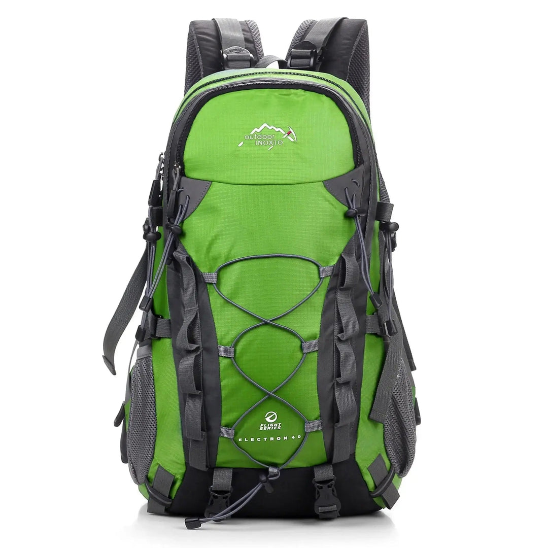 Ruime ExplorerMax kampeerrugzak, comfortabel voor outdoor reizen en avontuurlijke trips. Unisex reisrugzak.
