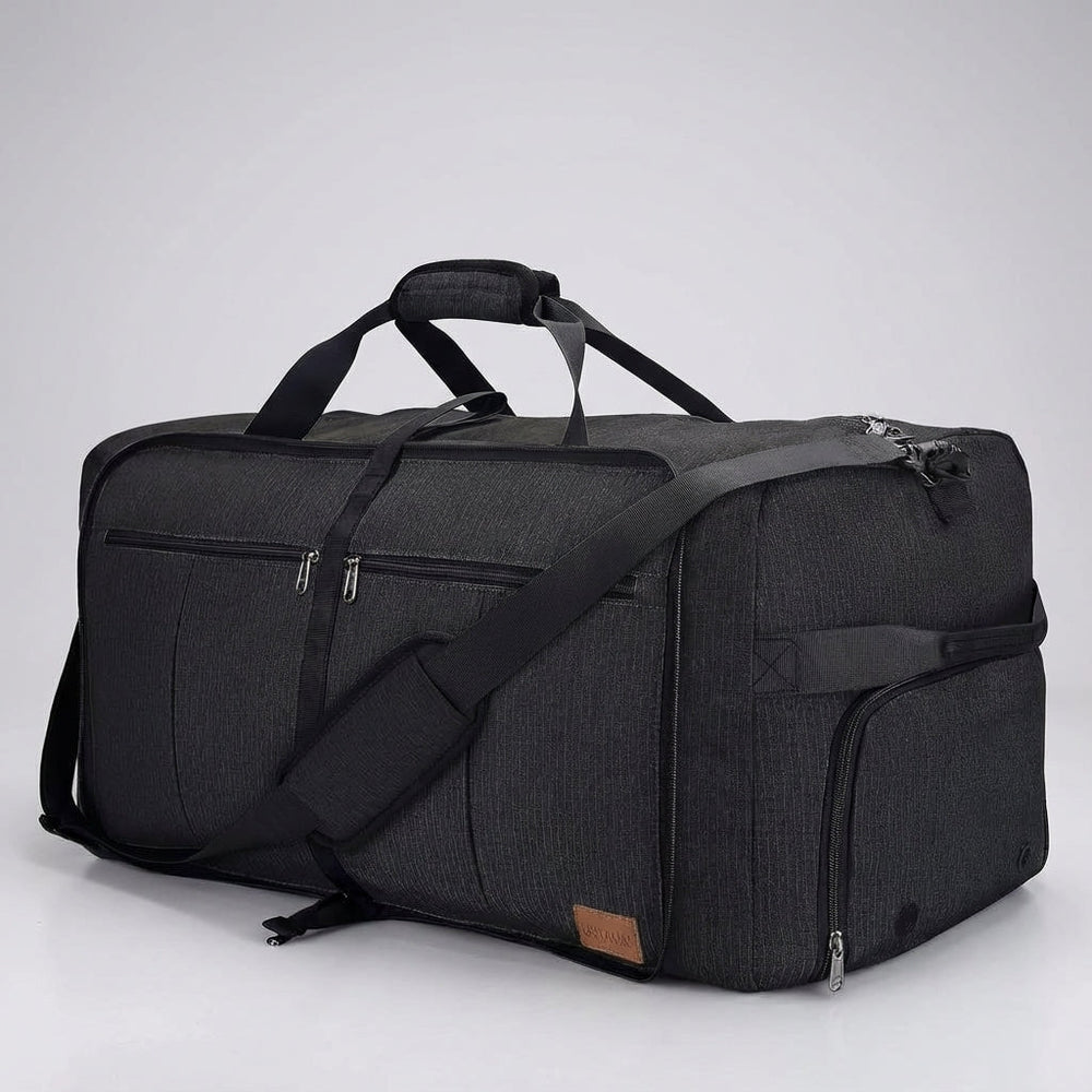 Compact opgevouwen FlexiHaul reistas, perfect als extra bagage, weekendtas of sporttas, ruimtebesparend ontwerp.