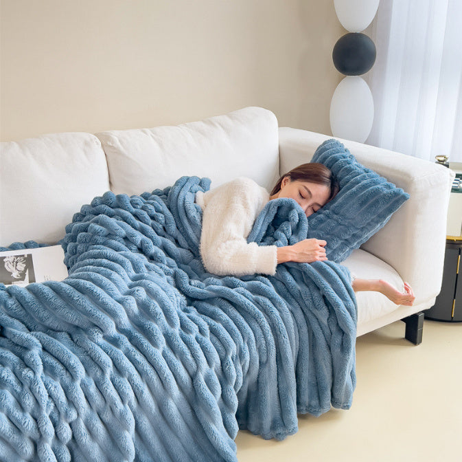 Pluizige en extra zachte winter deken voor kindjes, een heerlijk woonaccessoire voor comfort thuis en gezelligheid.