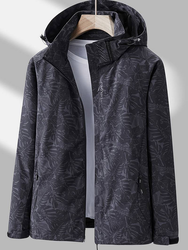 "Finn herenjas, water- en winddicht, regular fit, verkrijgbaar in diverse kleuren, klassieke look, outdoorstijl."