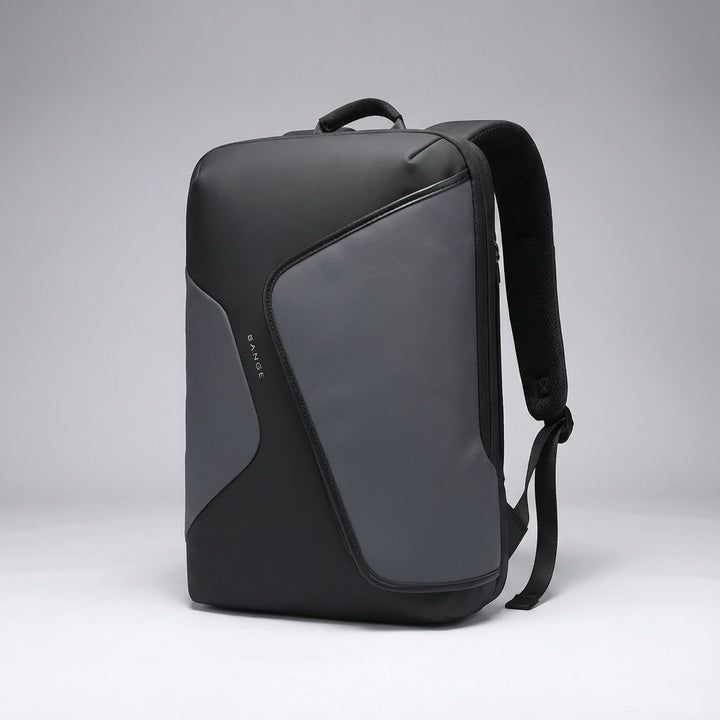 Stijlvolle waterdichte laptop rugzak (FluxPack) met geïntegreerde USB-oplaadpoort voor forensen.