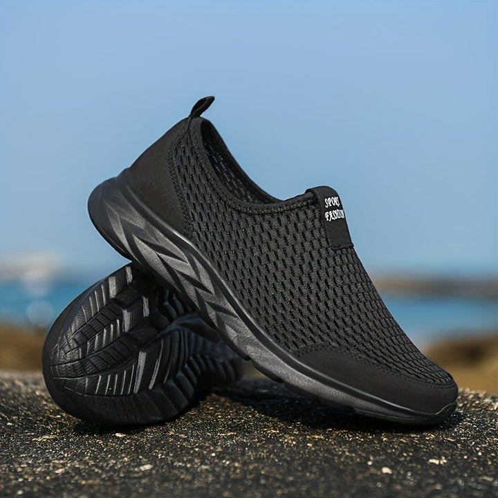 Heren slip-on schoenen met flexibele zool, perfect voor een actieve en comfortabele levensstijl.