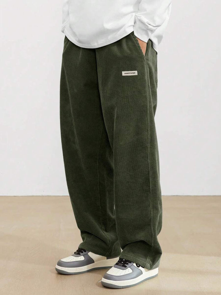 Heren corduroy broek loose-fit met rechte pijp in casual stijl. Comfortabele streetwear herenmode.