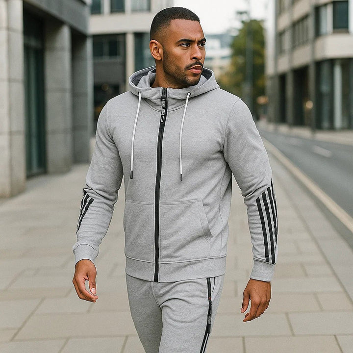 Heren gebreide hoodie en joggingbroek set Kael, comfortabel en trendy voor urban casual outfits.