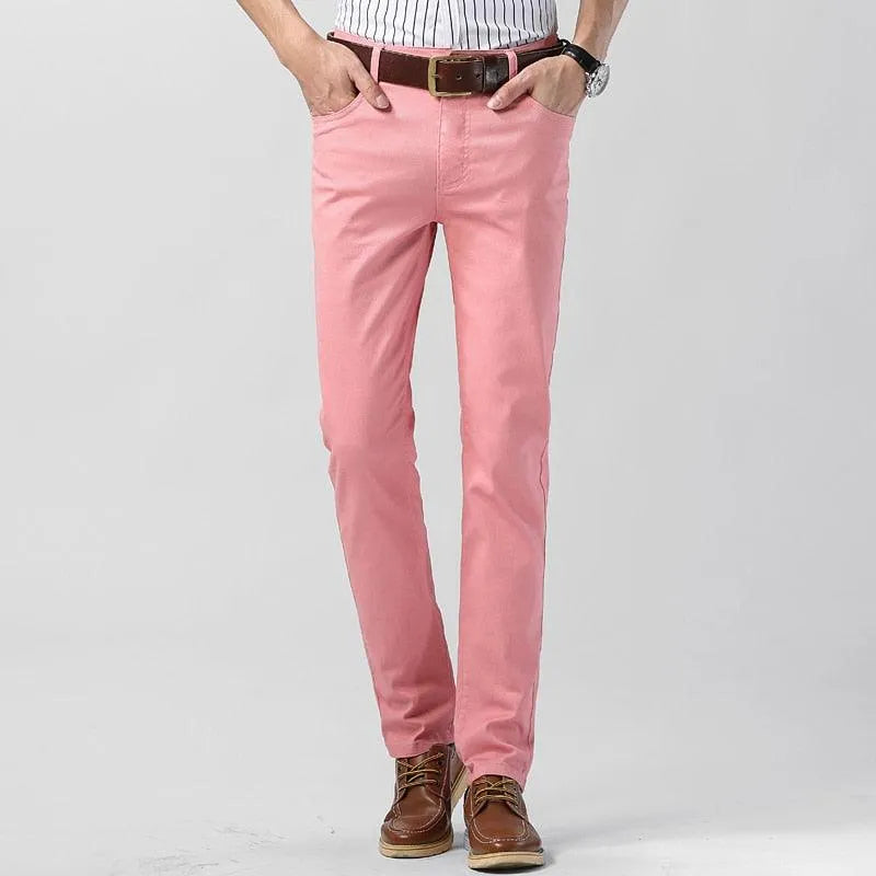 Trendy roze heren chino broek. Moderne pasvorm en comfortabel voor een stijlvolle, casual look. Zomer/winter.