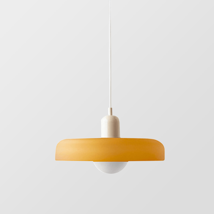 "Geometrische Bauhaus plafondlamp van glas in levendige kleuren, artistiek design voor moderne interieurs."