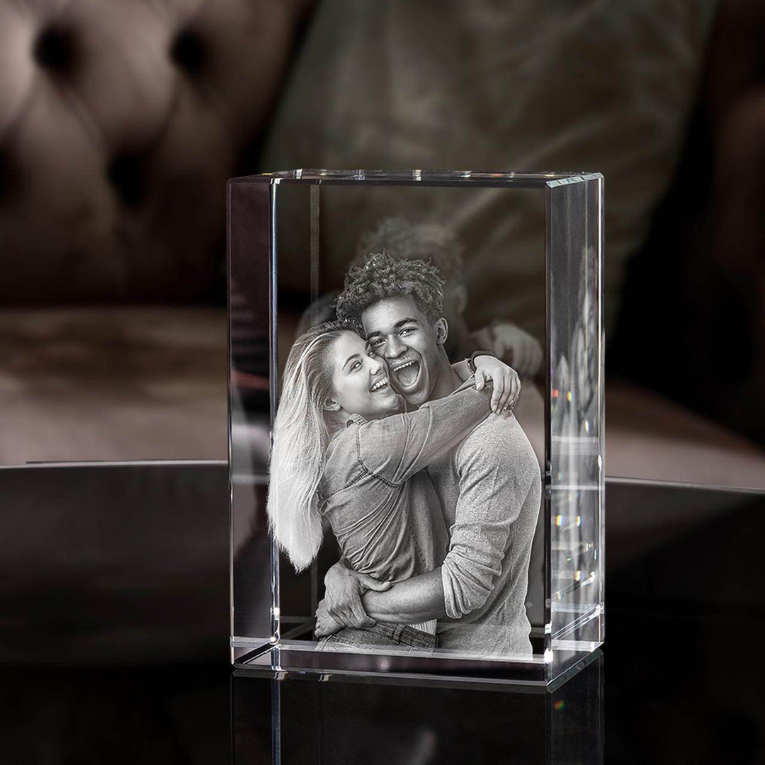 Elegant kristallen fotoblok met uw gepersonaliseerde 3D foto gravure, stijlvolle huisdecoratie.