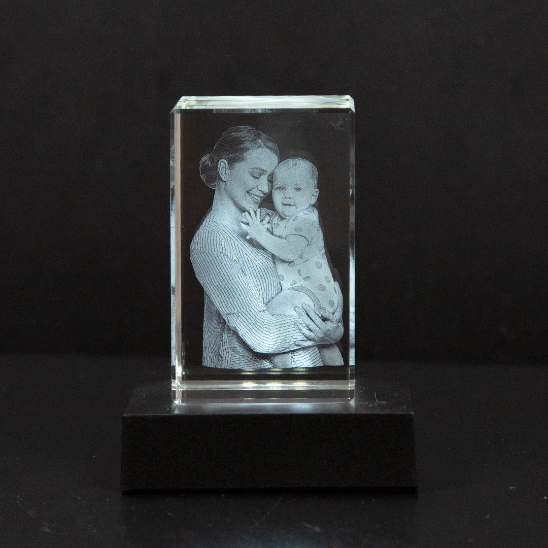 Glazen fotokristal kubus met interne 3D foto gravure, een tijdloos decorstuk voor uw interieur.