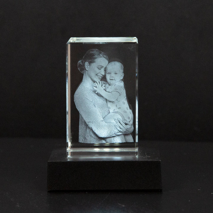 Glazen fotokristal kubus met interne 3D foto gravure, een tijdloos decorstuk voor uw interieur.